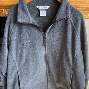 Columbia Women’s 1x Charcoal Fleece Outerwear